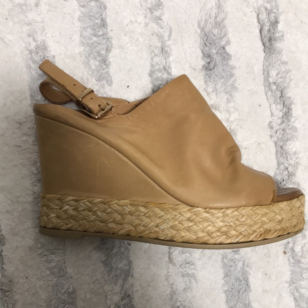 Oker sandals
